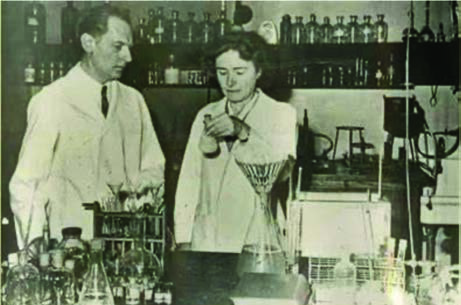 jik Kimya ve Farmakoloji doçenti oldu. Nobel Ödülü’nü  kazanmadan aylar önce, 1957’de ölümüne kadar sürdüreceği profesörlüğe yükseldi.